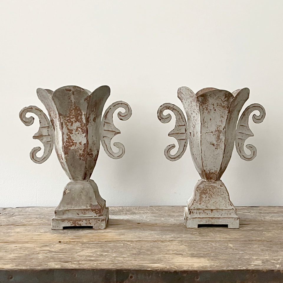 Pair Tôle Urns