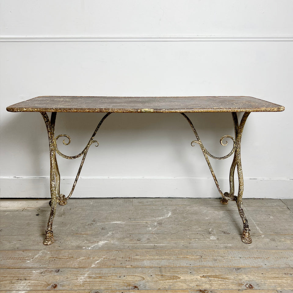 Arras Table