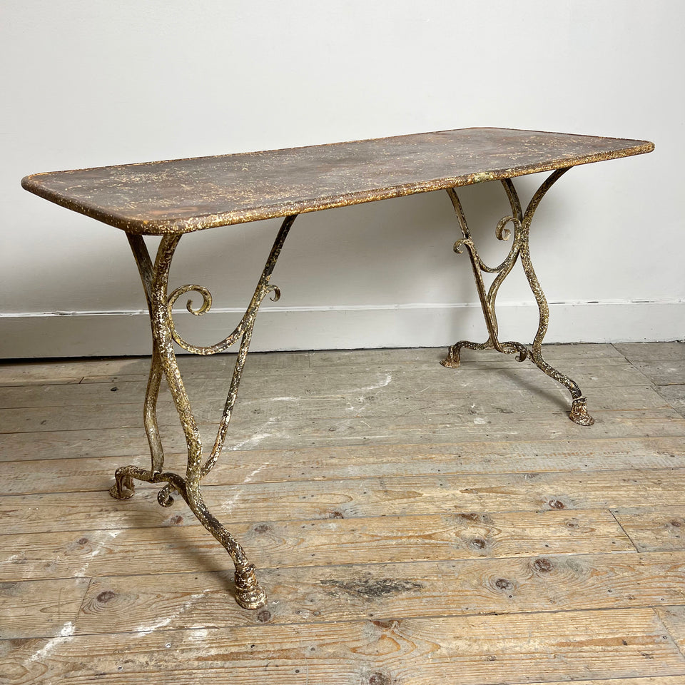 Arras Table