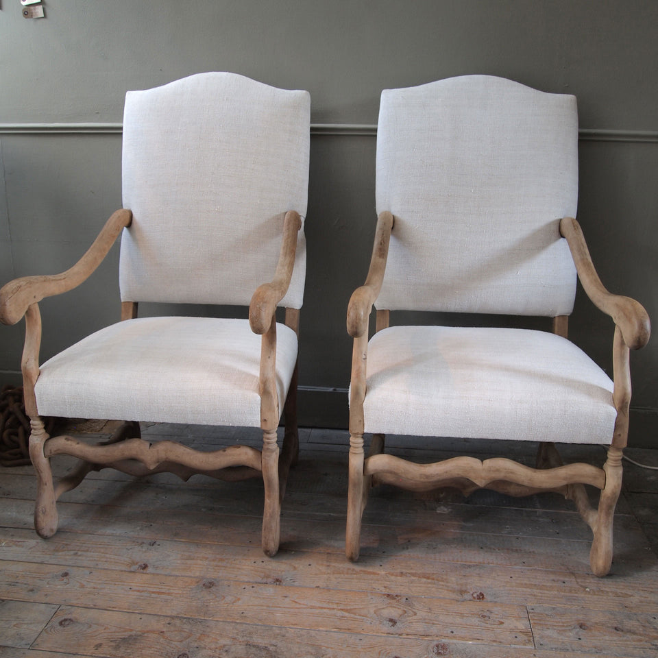 Os de Mouton Chairs