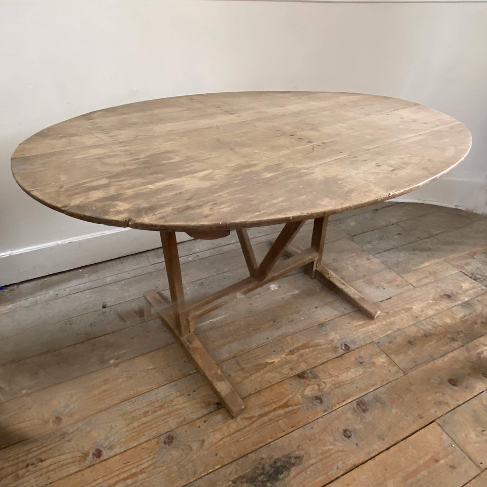 Oval Vendange Table