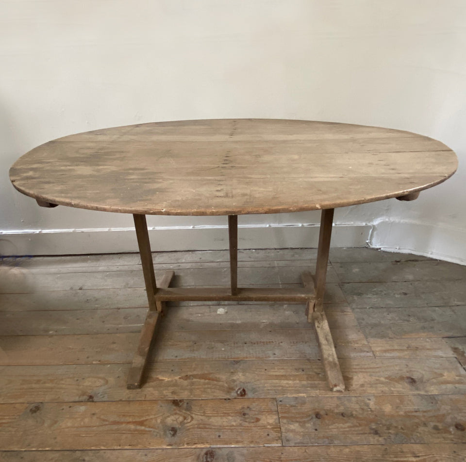 Oval Vendange Table