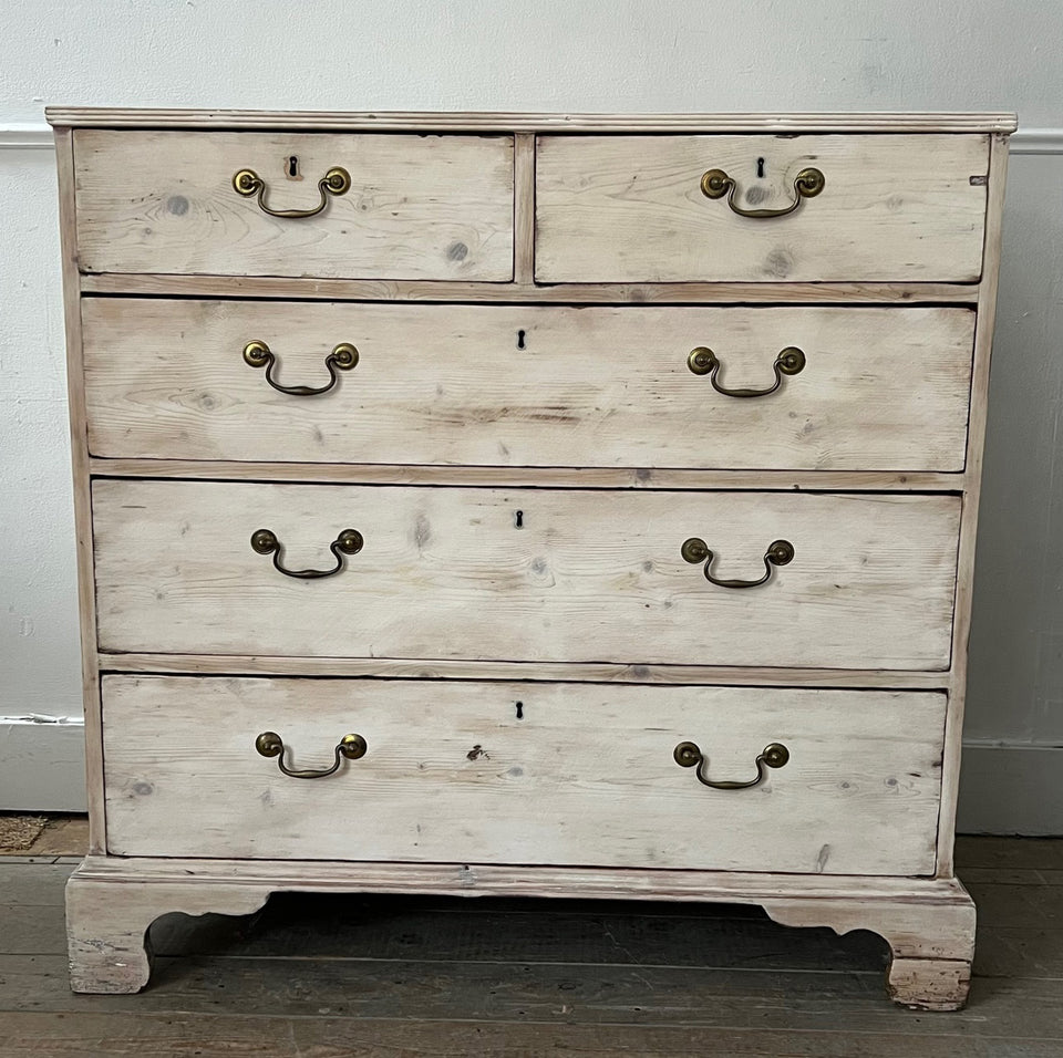 Georgian Chest of Drawers