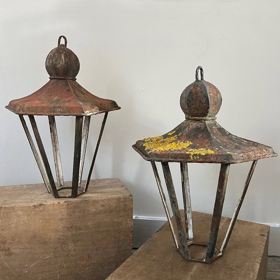 Pair Lanterns