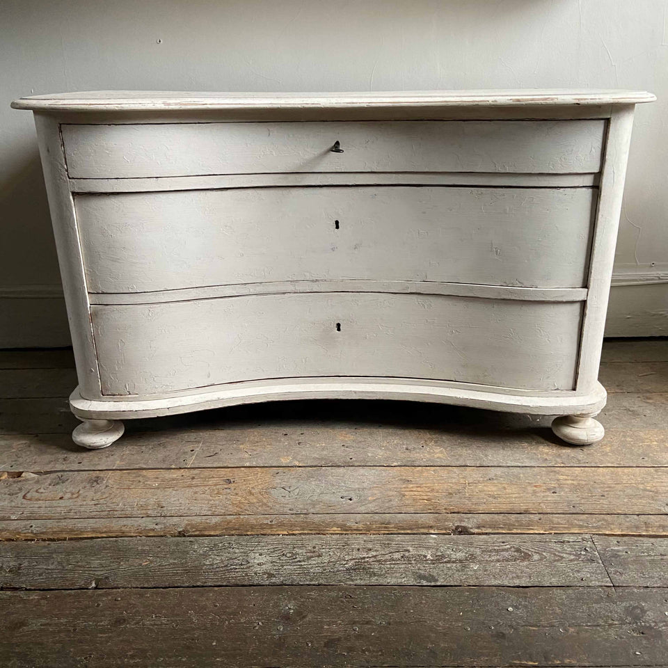 Serpentine Chests of Drawers