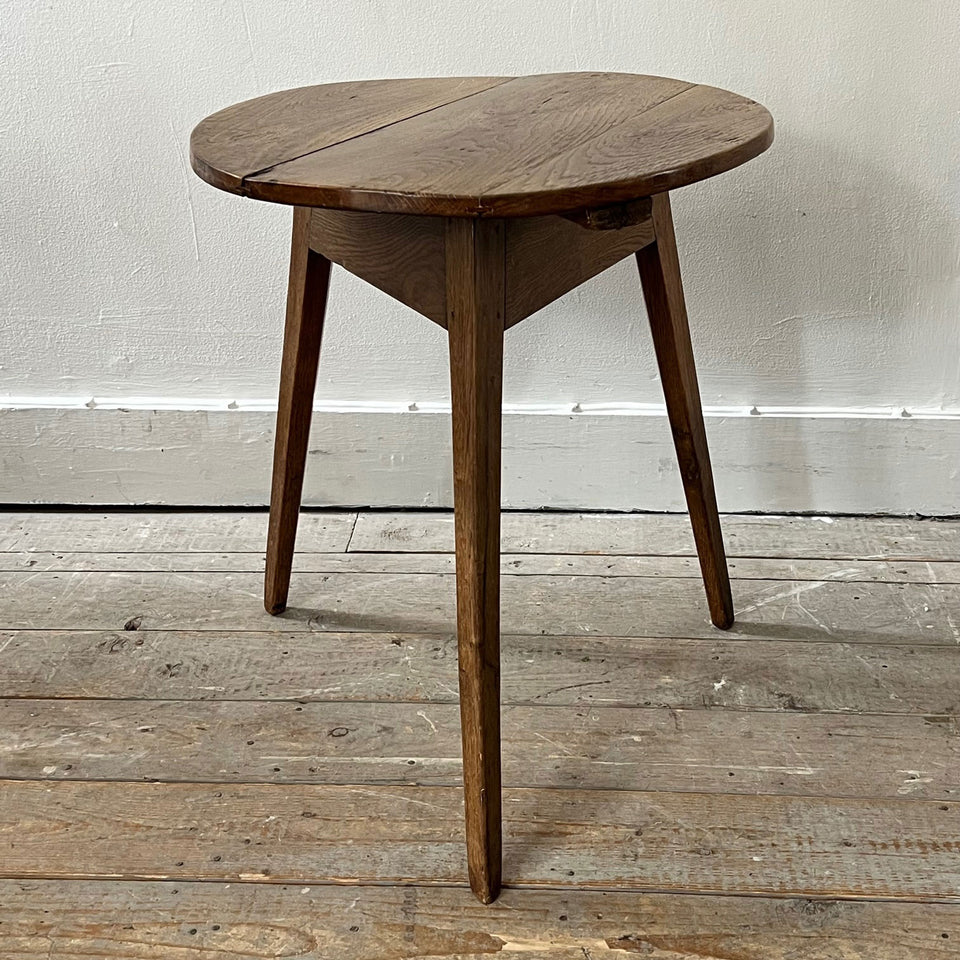 Small Cricket Table